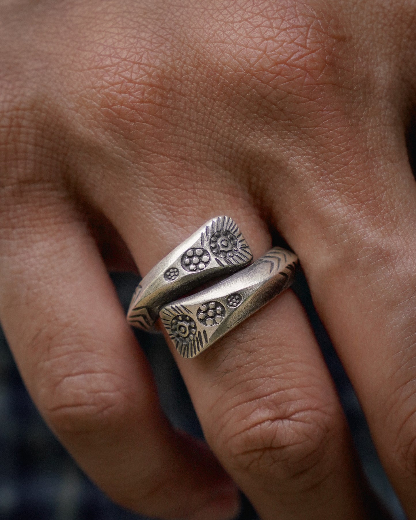 Karen Hill Tribe Silver Work , Ring handcrafted in Thailand by Taki . PHOD DUANG pattern. Sold in Hong Kong by certified.fingers.
