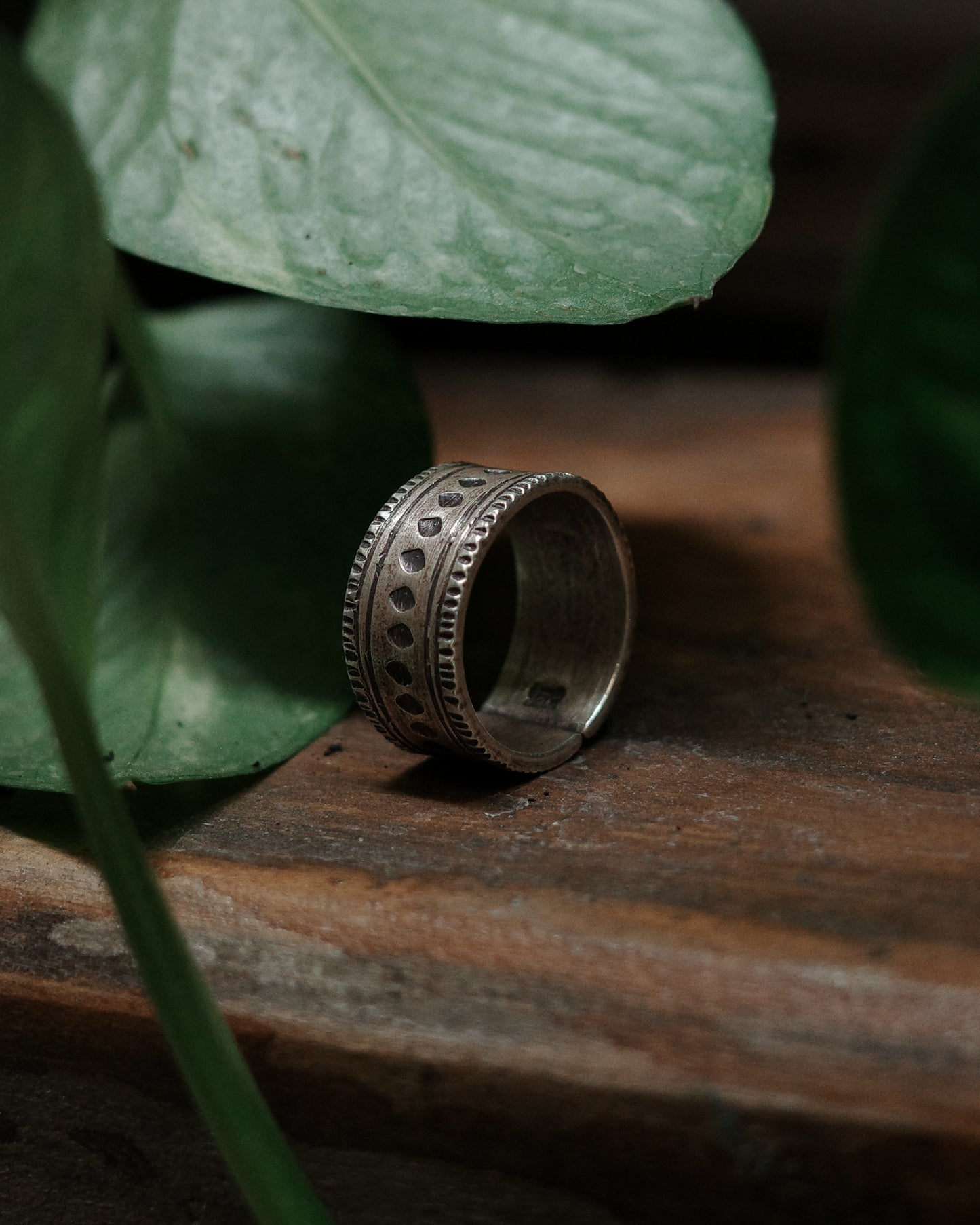 Karen Hill Tribe Silver Work , Ring handcrafted in Thailand by Taki . Job's Tear pattern. Sold in Hong Kong by certified.fingers. 香港選物手工銀飾