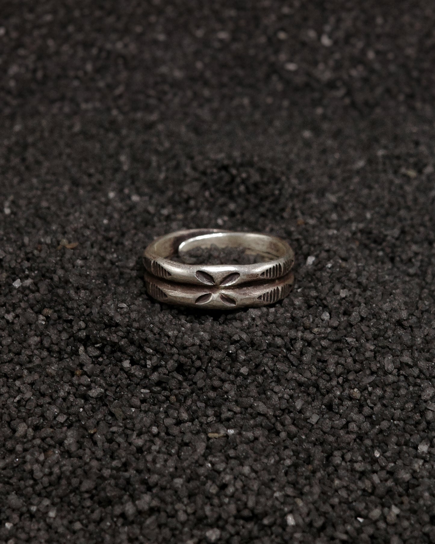 Karen Hill Tribe Silver Work , Ring handcrafted in Thailand by Taki . Bottle Gourd pattern. Sold in Hong Kong by certified.fingers. 香港選物手工銀飾