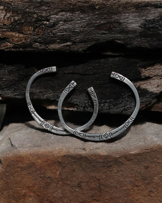 Karen Hill Tribe Silver Work , Bangle handcrafted in Thailand by Taki . Spider Pattern. Sold in Hong Kong by certified.fingers. 香港選物手工銀飾