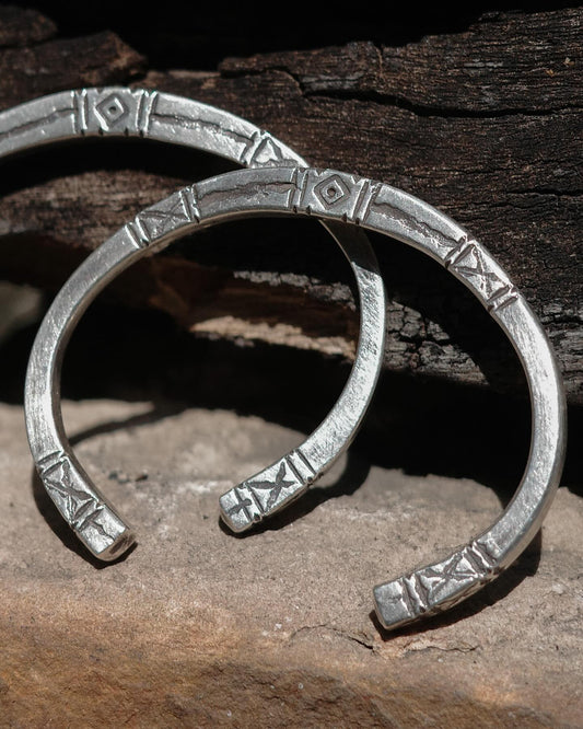 Karen Hill Tribe Silver Work , Bangle handcrafted in Thailand by Taki . Spider Pattern. Sold in Hong Kong by certified.fingers. 香港選物手工銀飾
