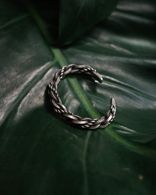 Karen Hill Tribe Silver Work , Bangle handcrafted in Thailand by Taki . Waves Pattern. Sold in Hong Kong by certified.fingers. 香港選物手工銀飾