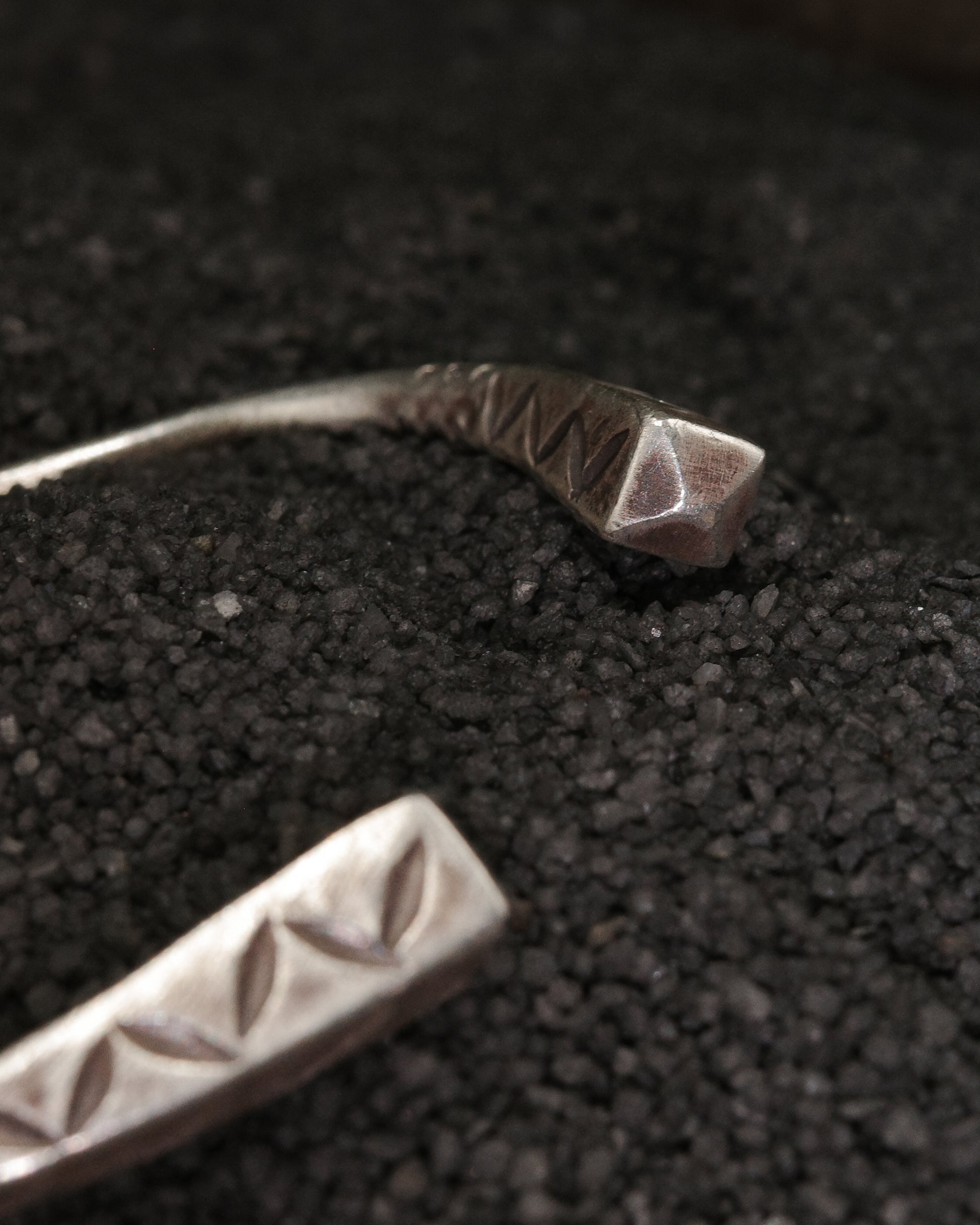 Karen Hill Tribe Silver Work , Bangle handcrafted in Thailand by Taki . Job's Tear pattern. Sold in Hong Kong by certified.fingers. 香港選物手工銀飾