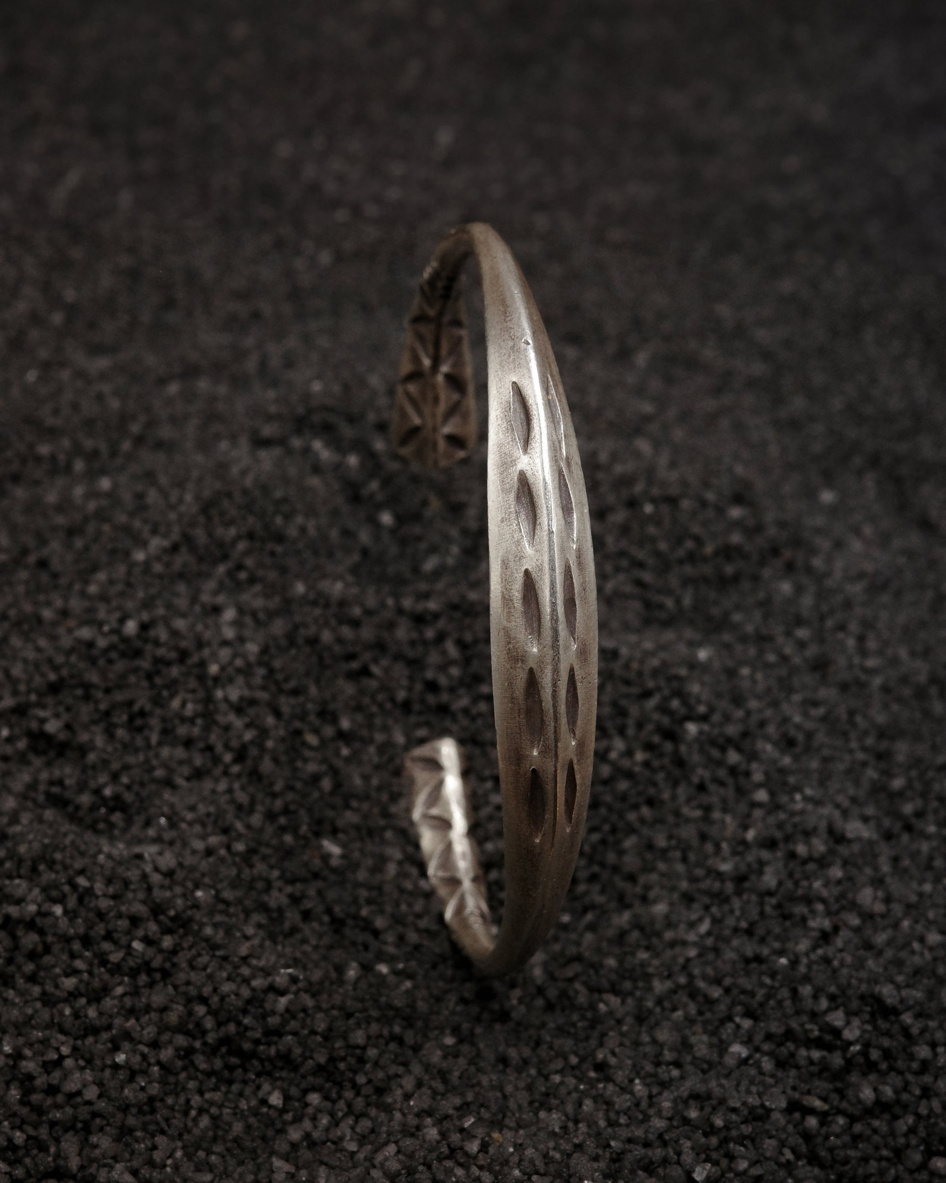 Karen Hill Tribe Silver Work , Bangle handcrafted in Thailand by Taki . Job's Tear pattern. Sold in Hong Kong by certified.fingers. 香港選物手工銀飾