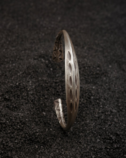 Karen Hill Tribe Silver Work , Bangle handcrafted in Thailand by Taki . Job's Tear pattern. Sold in Hong Kong by certified.fingers. 香港選物手工銀飾