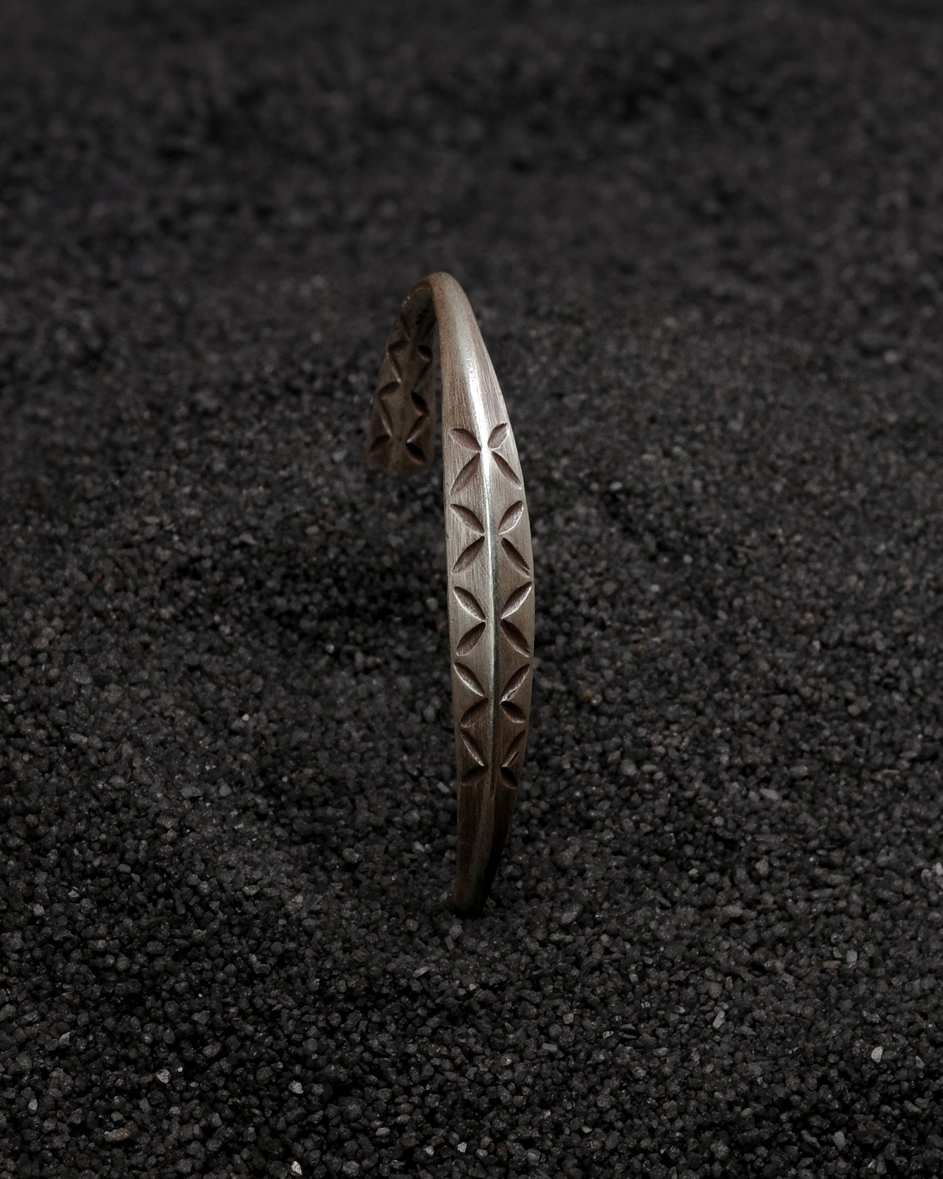 Karen Hill Tribe Silver Work , Bangle handcrafted in Thailand by Taki . Phod Duang pattern. Sold in Hong Kong by certified.fingers. 香港選物手工銀飾