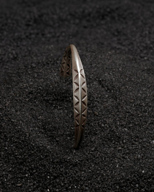 Karen Hill Tribe Silver Work , Bangle handcrafted in Thailand by Taki . Phod Duang pattern. Sold in Hong Kong by certified.fingers. 香港選物手工銀飾