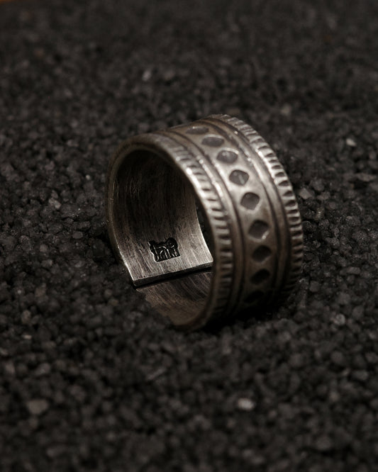 Karen Hill Tribe Silver Work , Ring handcrafted in Thailand by Taki . Job's Tear pattern. Sold in Hong Kong by certified.fingers. 香港選物手工銀飾