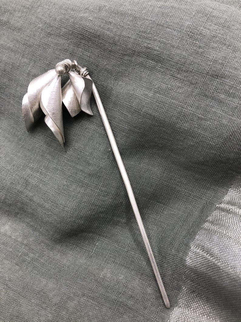 Carla Lily Hair Pin | Stories of Silver